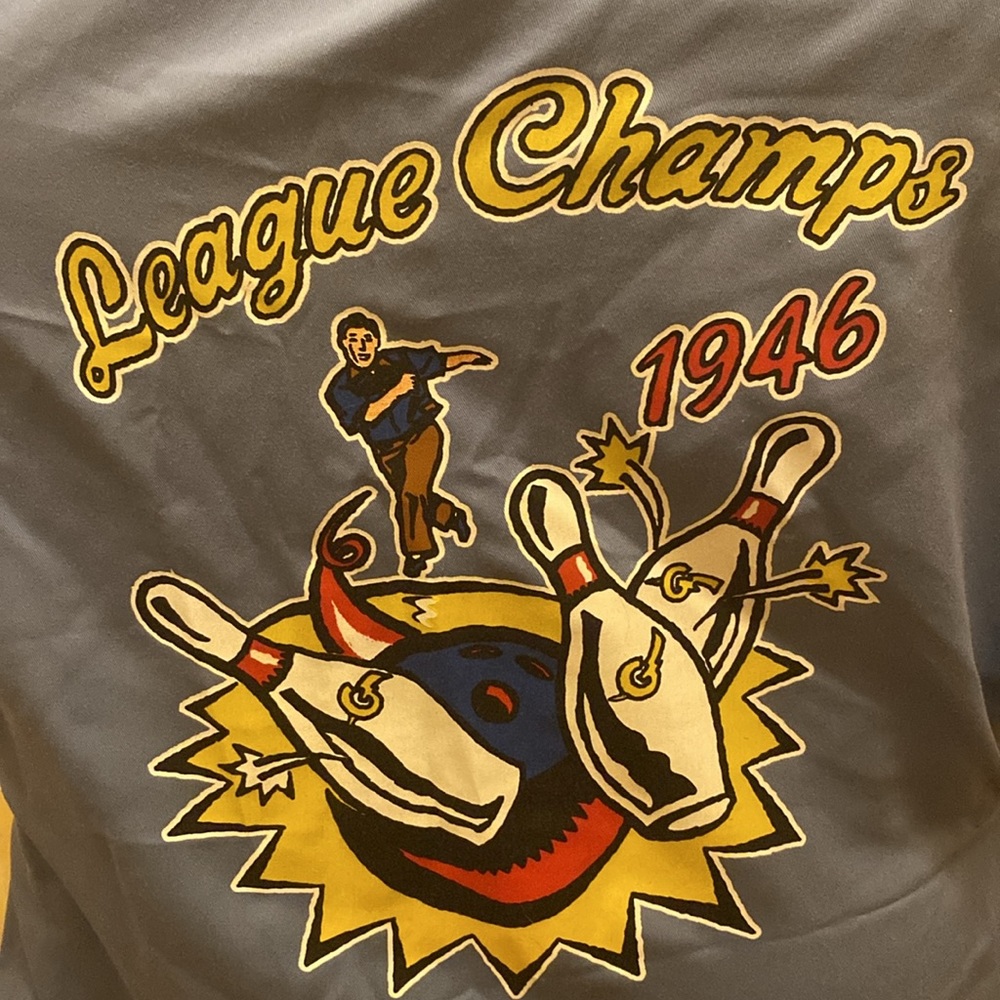 Amazing unisex vintage style GAMEWORKS Las Vegas bowling shirt! SIZE L